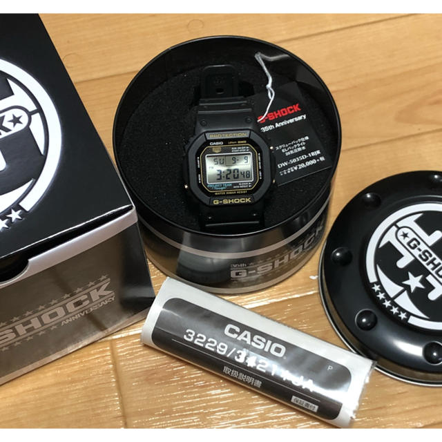 G-SHOCK(ジーショック)の新品 国内正規品 DW-5035D-1BJR 35周年 限定モデル 2個セット メンズの時計(腕時計(デジタル))の商品写真