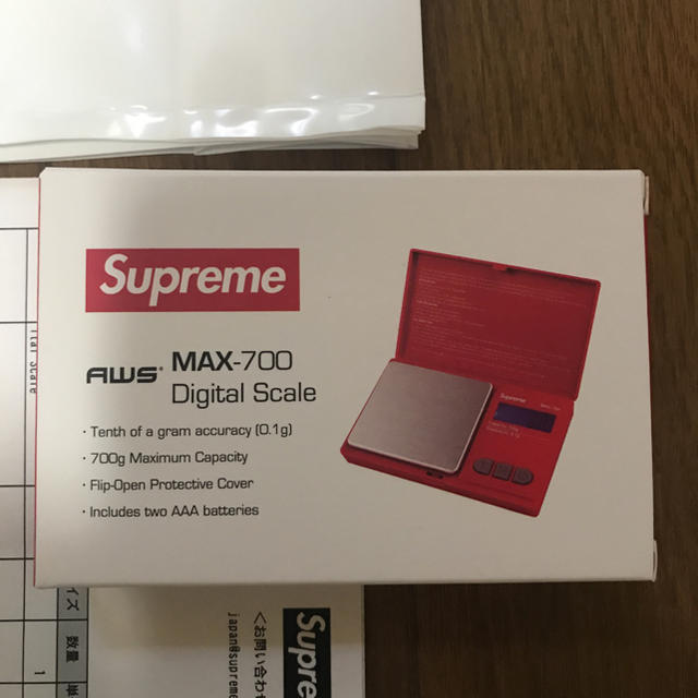 Supreme(シュプリーム)のSupreme AWS MAX-700 Digital Scale Red インテリア/住まい/日用品のキッチン/食器(調理道具/製菓道具)の商品写真