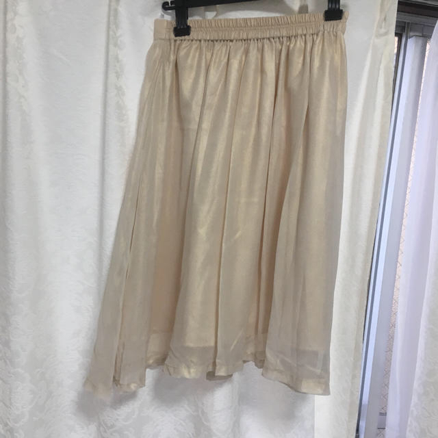 ホワイト ゴールド スカート レディースのスカート(ひざ丈スカート)の商品写真