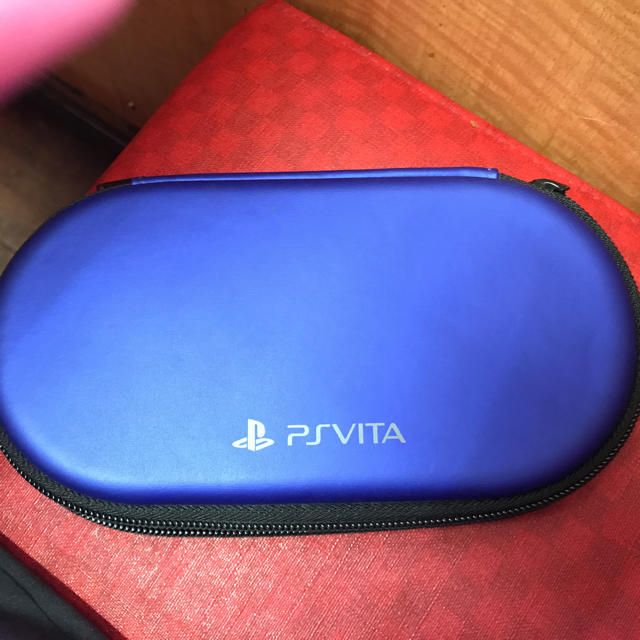PlayStation Vita(プレイステーションヴィータ)のPS VITA ライムグリーン エンタメ/ホビーのゲームソフト/ゲーム機本体(携帯用ゲームソフト)の商品写真
