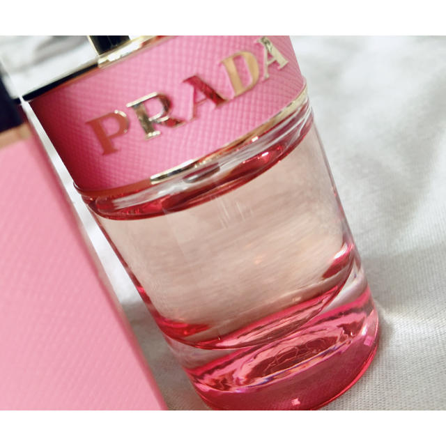 PRADA(プラダ)のPRADA キャンディ フロラーレ 香水♡ コスメ/美容の香水(香水(女性用))の商品写真