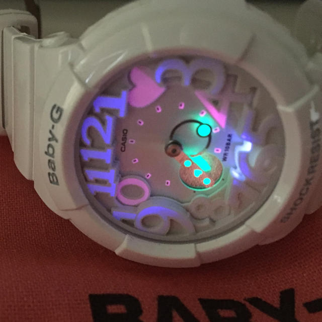 Baby-G(ベビージー)のbaby-g 白 shock resist レディースのファッション小物(腕時計)の商品写真