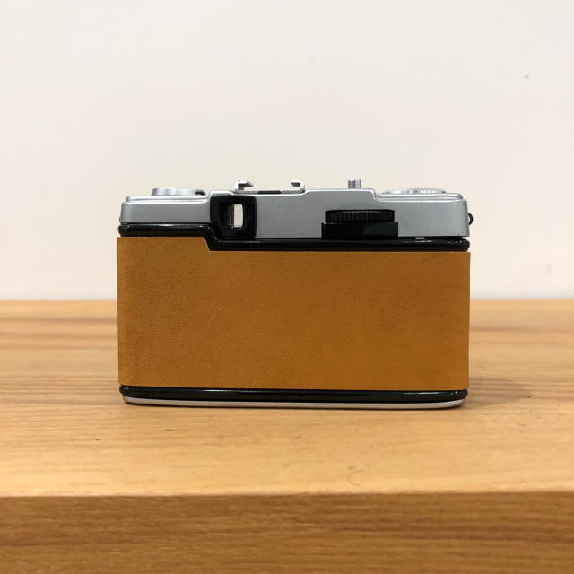 OLYMPUS(オリンパス)の【整備済・完動品】 OLYMPUS PEN EE-3 ブラウン スマホ/家電/カメラのカメラ(フィルムカメラ)の商品写真