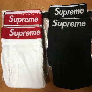 「Supremeボクサーパンツ ホワイト2枚、ブラック2枚の4枚セット