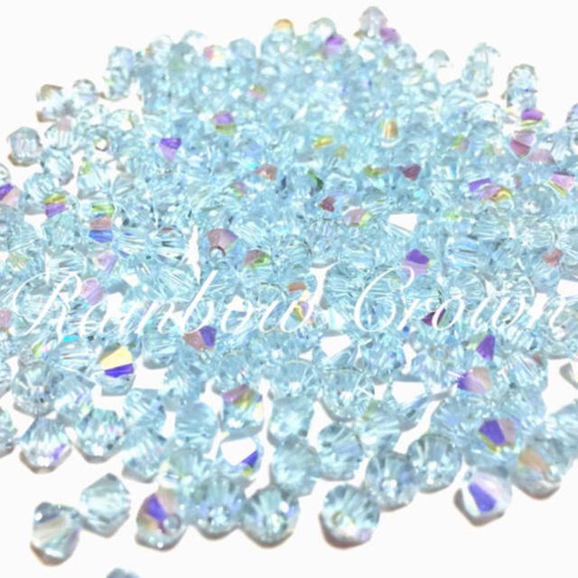 SWAROVSKI(スワロフスキー)の【廃盤レア】アレキサンドライト AB 4mm 50粒 ハンドメイドの素材/材料(各種パーツ)の商品写真