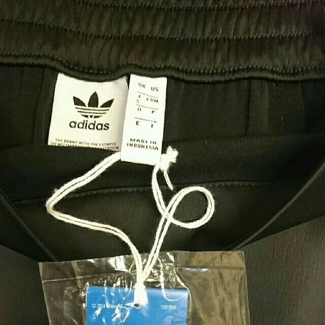 adidas(アディダス)のアディダス サイド スリット ロングスカート レディースのスカート(ロングスカート)の商品写真