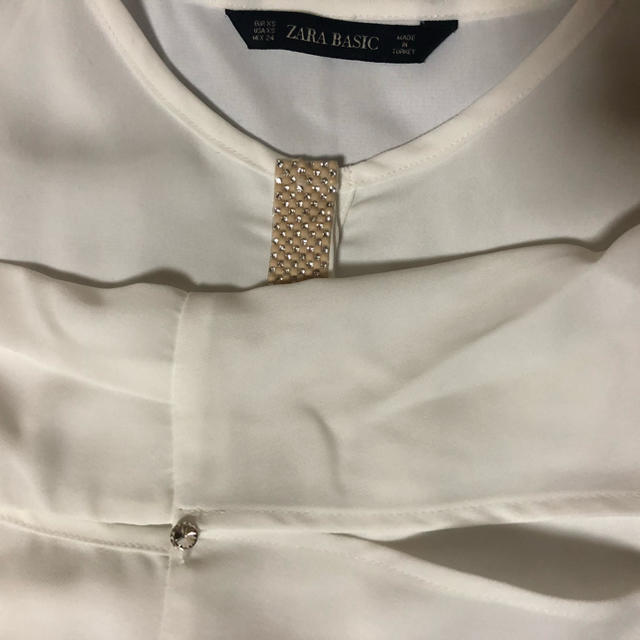 ZARA(ザラ)のザラ  白ブラウス レディースのトップス(シャツ/ブラウス(長袖/七分))の商品写真