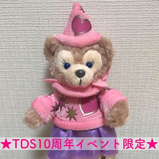 ダッフィー(ダッフィー)の【TDS 10周年限定】Be Magical シェリーメイ ぬいぐるみバッジ(キャラクターグッズ)