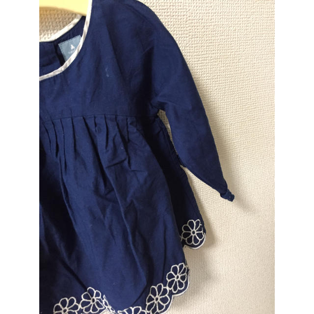 babyGAP(ベビーギャップ)のbabygap 花刺繍ブラウス 7分袖 90 キッズ/ベビー/マタニティのキッズ服女の子用(90cm~)(ブラウス)の商品写真