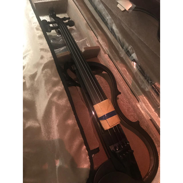 ヤマハ(ヤマハ)のYAMAHA SV130S 未使用品 サイレント バイオリン ブラック 楽器の弦楽器(ヴァイオリン)の商品写真