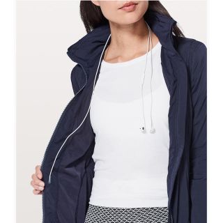 ルルレモン(lululemon)のルルレモン  新品未使用 ジャッケット サイズ 4(ヨガ)