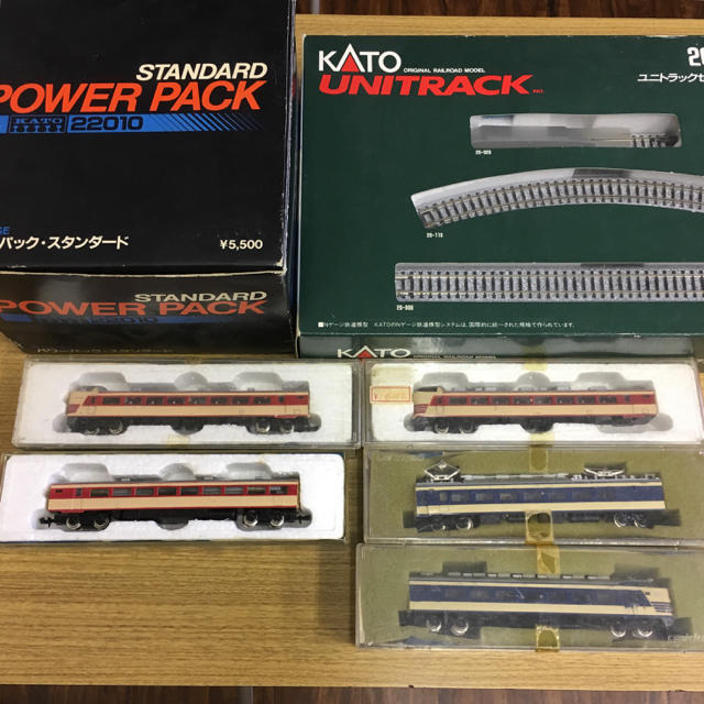 KATO`(カトー)のNゲージユニトラック&パワーパック列車付き エンタメ/ホビーのおもちゃ/ぬいぐるみ(鉄道模型)の商品写真