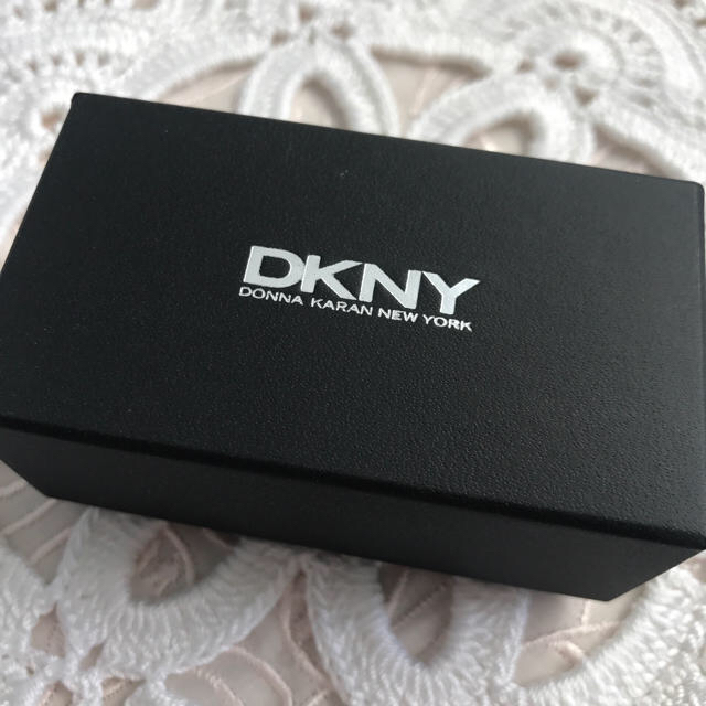 DKNY(ダナキャランニューヨーク)のダナ キャラン ニューヨーク ネクタイピン・タイピン DKNY メンズのファッション小物(ネクタイピン)の商品写真