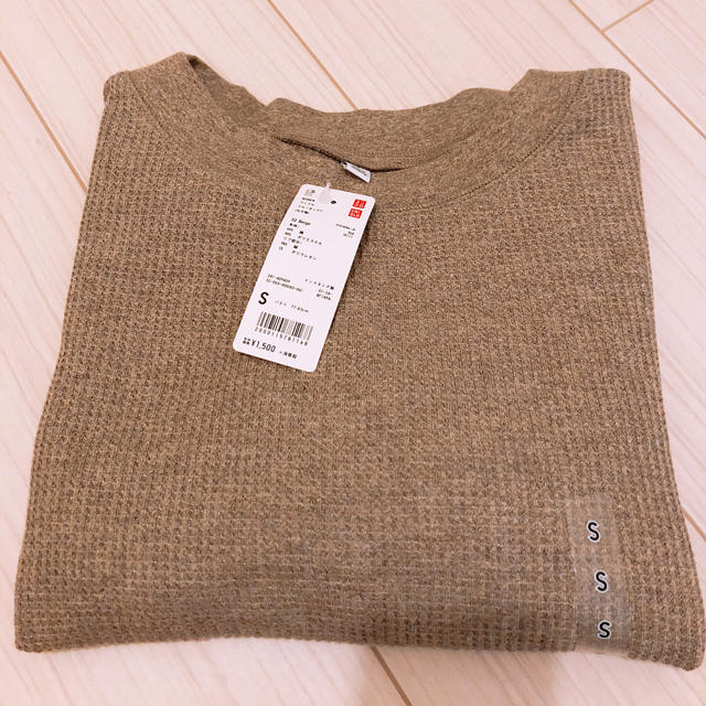 UNIQLO(ユニクロ)のユニクロ ワッフル クルーネック 七分袖 ベージュ 新品 未使用 レディースのトップス(Tシャツ(長袖/七分))の商品写真