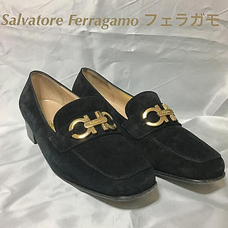サルヴァトーレフェラガモ(Salvatore Ferragamo)の超美品フェラガモ  ガンチーニ スエードローファー 5Dブラック グッチ プラダ(ローファー/革靴)