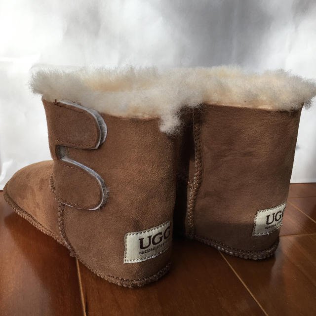 UGG(アグ)のUGG☆アグ ベビー ムートンブーツ XL キッズ/ベビー/マタニティのベビー靴/シューズ(~14cm)(ブーツ)の商品写真