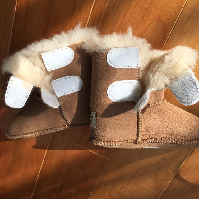 UGG(アグ)のUGG☆アグ ベビー ムートンブーツ XL キッズ/ベビー/マタニティのベビー靴/シューズ(~14cm)(ブーツ)の商品写真