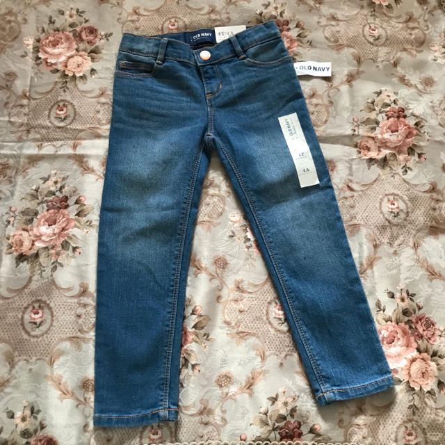 Old Navy(オールドネイビー)の新品☆OLD NAVY オールドネイビー キッズ デニムパンツ ジーンズ キッズ/ベビー/マタニティのキッズ服女の子用(90cm~)(パンツ/スパッツ)の商品写真