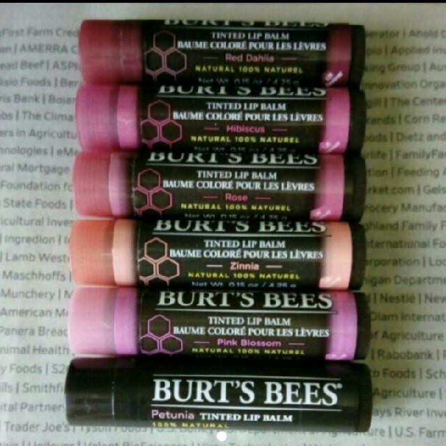 BURT'S BEES(バーツビーズ)のバーツビーズ ティンテッド☆100%ナチュラル　♥ペチュニア コスメ/美容のスキンケア/基礎化粧品(リップケア/リップクリーム)の商品写真