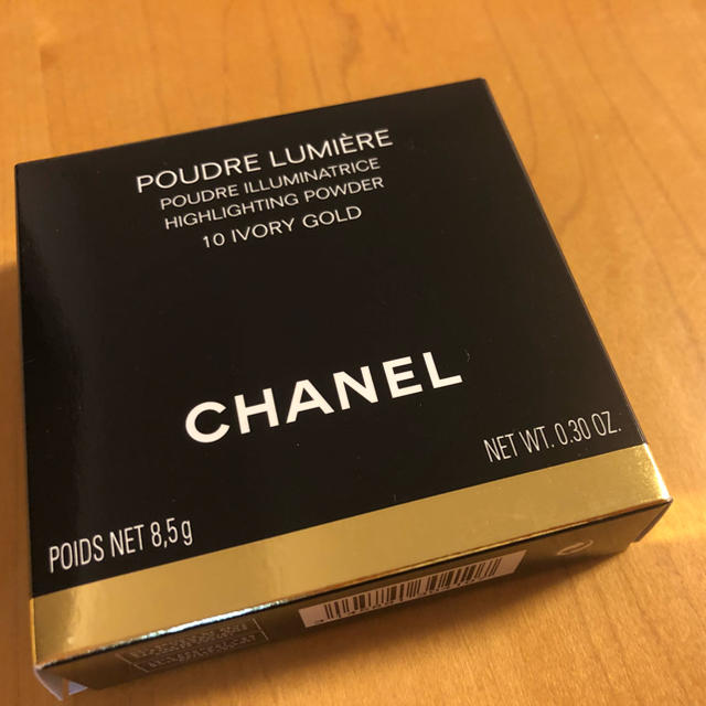 CHANEL(シャネル)のシャネル プードゥルルミエール 10アイヴォリーゴールド フェイスパウダー  コスメ/美容のベースメイク/化粧品(フェイスパウダー)の商品写真