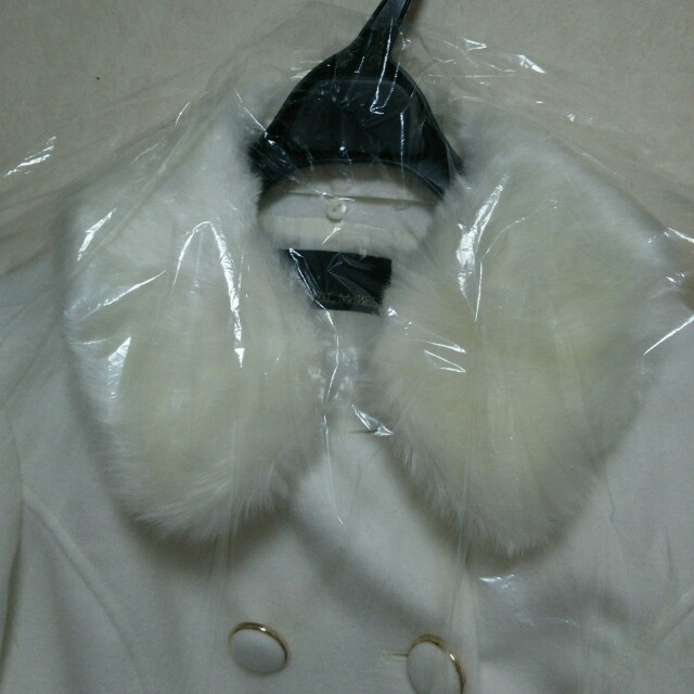 CECIL McBEE(セシルマクビー)のセシル*ダブルボタンファー付きコート レディースのジャケット/アウター(ノーカラージャケット)の商品写真