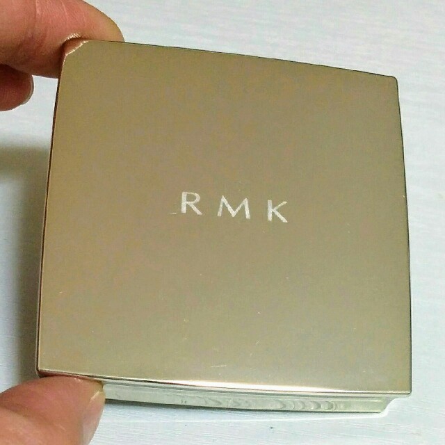 RMK(アールエムケー)のRMK❤ゴールドインプレッション イルミネーター　ハイライト コスメ/美容のベースメイク/化粧品(フェイスカラー)の商品写真