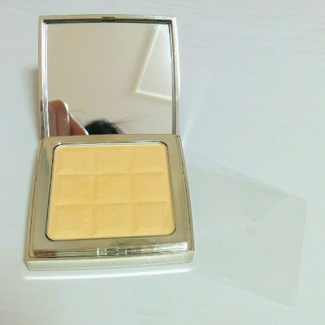 RMK(アールエムケー)のRMK❤ゴールドインプレッション イルミネーター　ハイライト コスメ/美容のベースメイク/化粧品(フェイスカラー)の商品写真