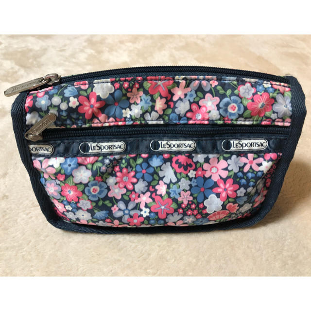 LeSportsac(レスポートサック)の★まにゃ様専用★ レスポートサック 小花柄ポーチ  レディースのファッション小物(ポーチ)の商品写真