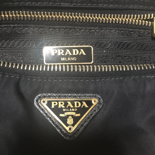 PRADA(プラダ)の【中古】プラダPRADA ナイロンポーチ※ギャランティ&袋付【黒】 レディースのファッション小物(ポーチ)の商品写真