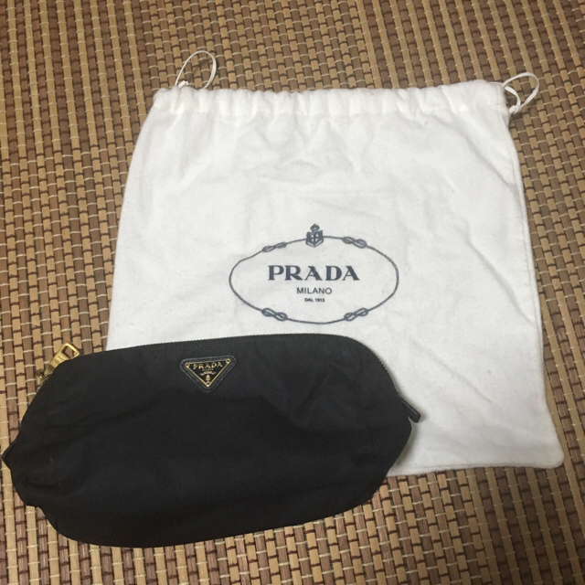 PRADA(プラダ)の【中古】プラダPRADA ナイロンポーチ※ギャランティ&袋付【黒】 レディースのファッション小物(ポーチ)の商品写真