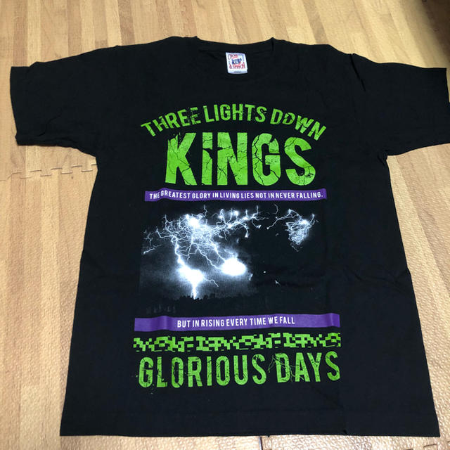 THREE LIGHTS DOWN KINGS Tシャツ エンタメ/ホビーのタレントグッズ(ミュージシャン)の商品写真