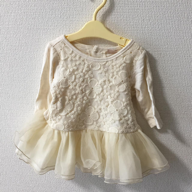 petit main(プティマイン)のpetitmain チュール付きトップス 花刺繍 90 アイボリー キッズ/ベビー/マタニティのキッズ服女の子用(90cm~)(Tシャツ/カットソー)の商品写真