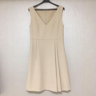 フォクシー(FOXEY)の美品　フォクシー 38 キャサリンワンピース ベージュ(ひざ丈ワンピース)