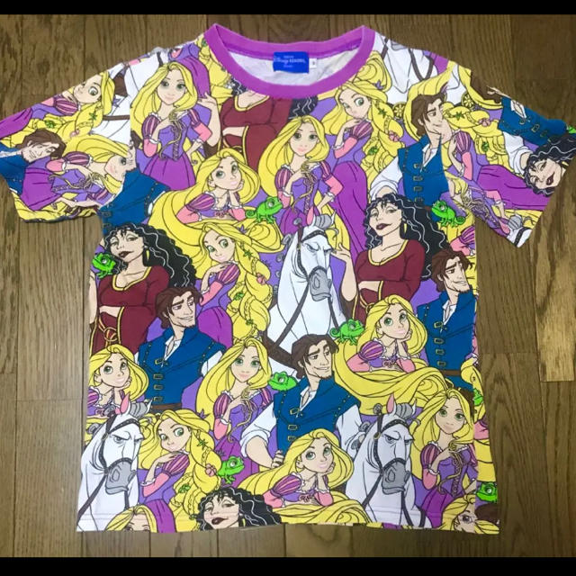 Disney ラプンツェル総柄tシャツの通販 By さやshop ディズニーならラクマ