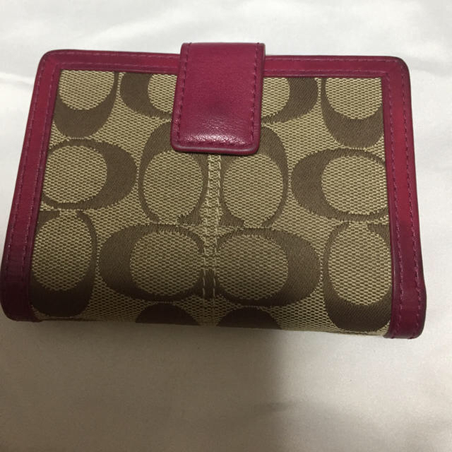 COACH(コーチ)のCOACH コーチ 二つ折り財布 シグネチャー レディースのファッション小物(財布)の商品写真