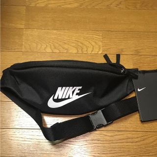 ナイキ(NIKE)のNIKE ナイキ ウエストポーチ 新品未使用 3L コメントください(ウエストポーチ)