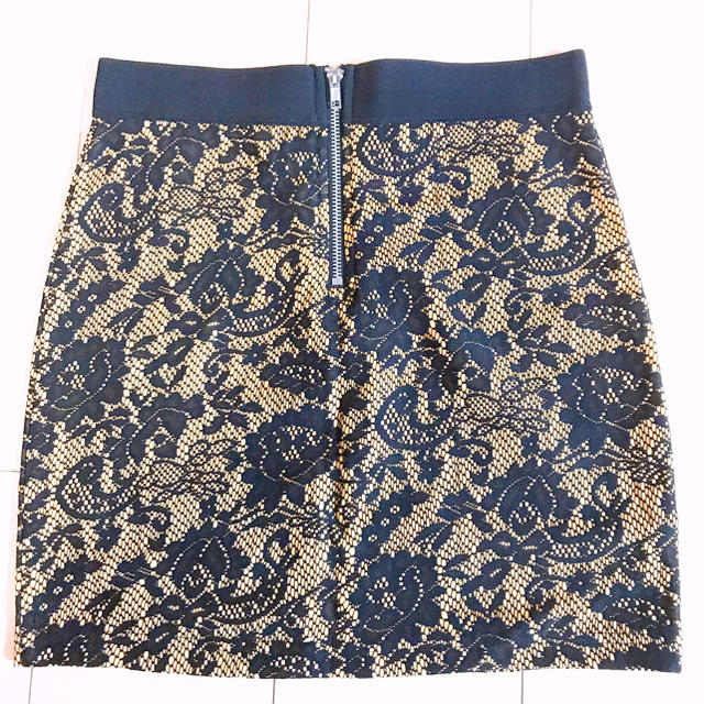 H&M(エイチアンドエム)の【H&M】イエロー×ブラックレース ミニスカート レディースのスカート(ミニスカート)の商品写真