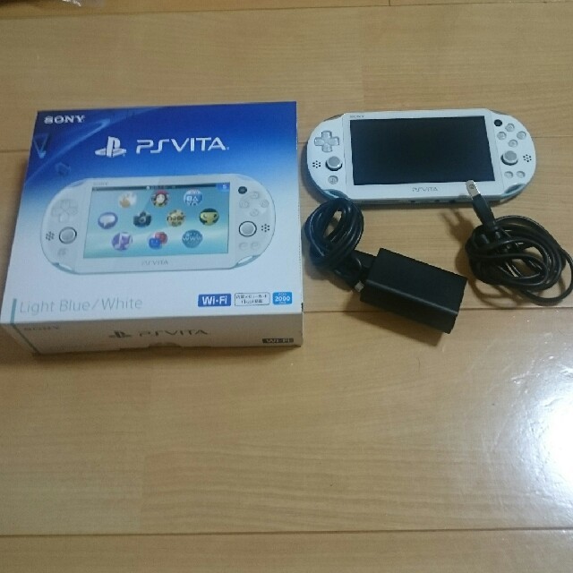 PlayStation®Vita（PCH-2000シリーズ）Wi-Fiモデル … - 携帯用ゲーム機本体