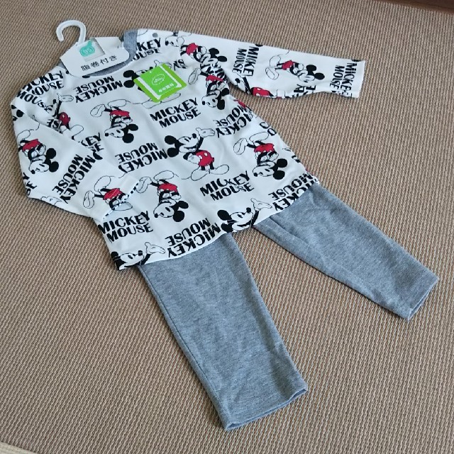 西松屋(ニシマツヤ)の【未使用品】腹巻付きパジャマ 95 キッズ/ベビー/マタニティのキッズ服男の子用(90cm~)(パジャマ)の商品写真