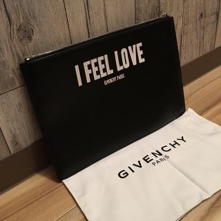 ジバンシィ(GIVENCHY)の☆最終値下げ！送料無料未使用 Givenchy クラッチバッグ☆(クラッチバッグ)