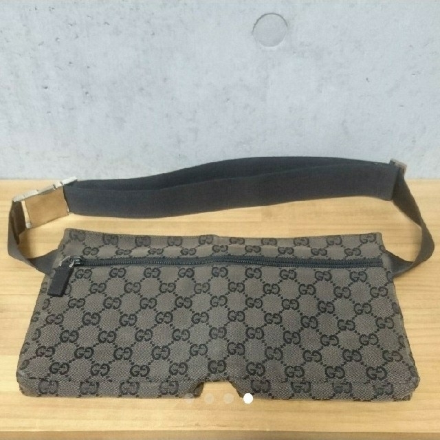 Gucci(グッチ)の【ハジメ様専用】GUCCI(グッチ) ヒップバッグ メンズのバッグ(ウエストポーチ)の商品写真