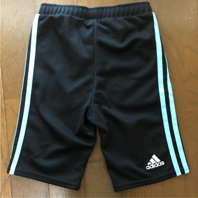 adidas(アディダス)のアディダス ハーフパンツ 120 キッズ/ベビー/マタニティのキッズ服女の子用(90cm~)(パンツ/スパッツ)の商品写真