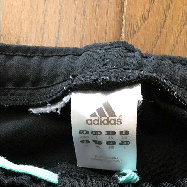 adidas(アディダス)のアディダス ハーフパンツ 120 キッズ/ベビー/マタニティのキッズ服女の子用(90cm~)(パンツ/スパッツ)の商品写真