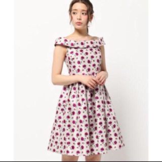 ジルスチュアート(JILLSTUART)のJILL STUART グレイシーフラワーオフショルワンピース(ひざ丈ワンピース)