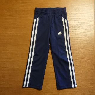 アディダス(adidas)の限定値下げ！100㎝ アディダス
トレーニングパンツ
ジャージ下(パンツ/スパッツ)