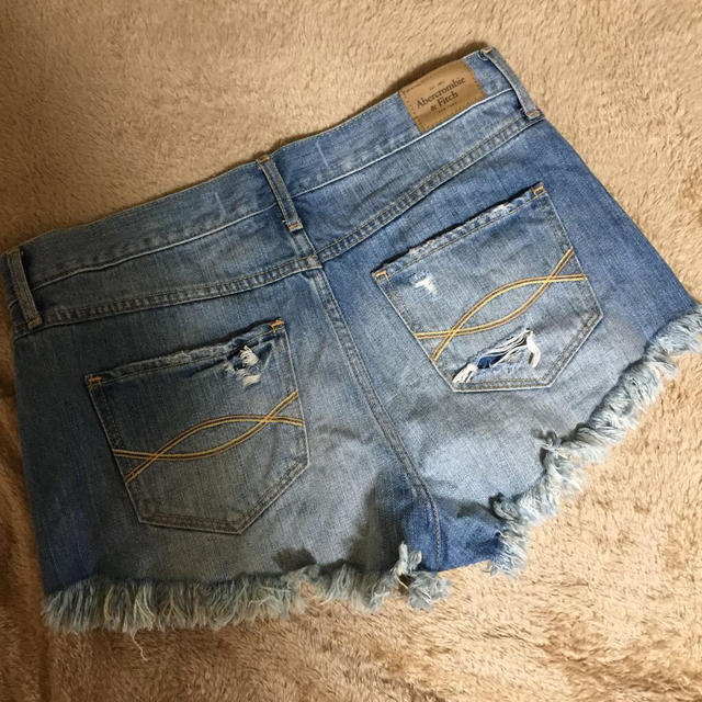 Abercrombie&Fitch(アバクロンビーアンドフィッチ)のアバクロ デニム ショーパン レディースのパンツ(ショートパンツ)の商品写真