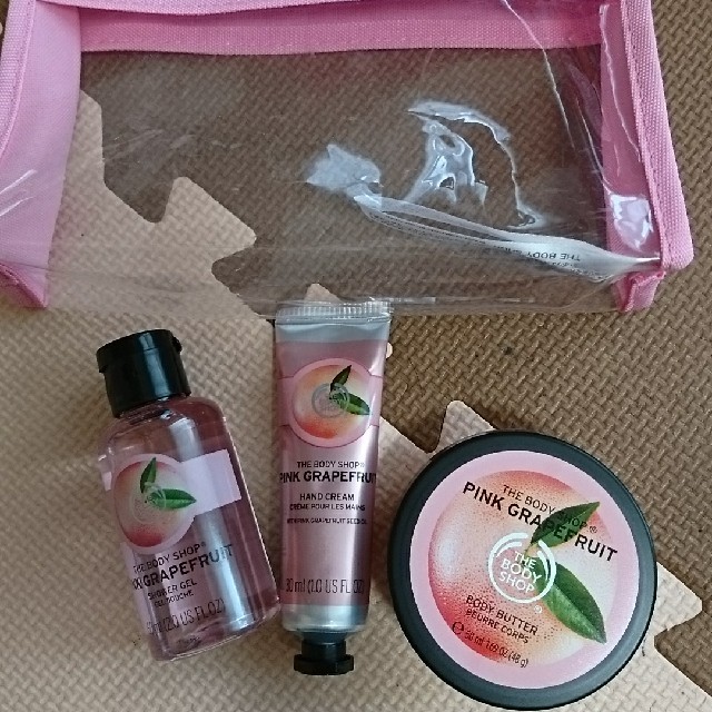 THE BODY SHOP(ザボディショップ)のボディショップ 3点セット ピンクグレープフルーツ コスメ/美容のボディケア(ボディクリーム)の商品写真