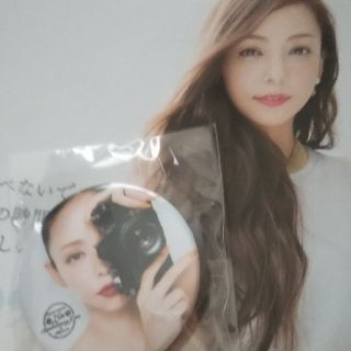 ゆかちん様専用😊安室奈美恵 ガチャガチャ 缶バッジとマグネット(ミュージシャン)