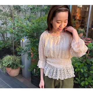 フラワー(flower)のshrink lace top(シャツ/ブラウス(長袖/七分))