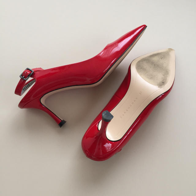 Lochie(ロキエ)のZARA赤パンプス レディースの靴/シューズ(ハイヒール/パンプス)の商品写真